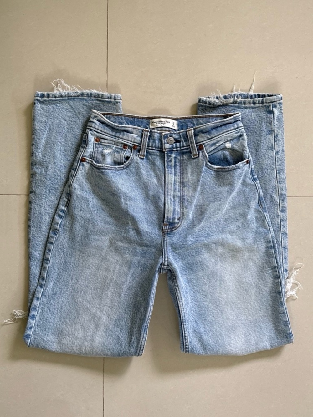 Abercrombie & Fitch 90s Straight Ultra High Rise Light Wash Distressed
